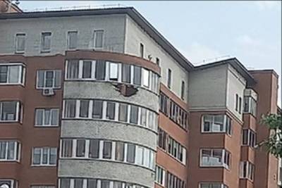 В Омске в доме на улице Герцена обрушился балкон