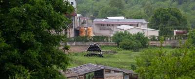 Азербайджанские военные открыли огонь по селу в Карабахе