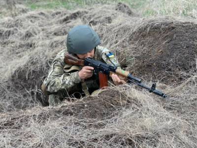 18 мая боевики шесть раз нарушили режим тишины на Донбассе, украинские военные открывали ответный огонь – штаб ООС