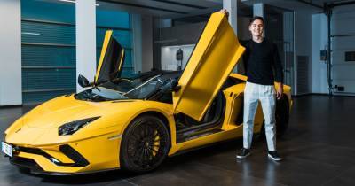 Звезда "Ювентуса" отметил свой 100-й гол покупкой Lamborghini (видео)