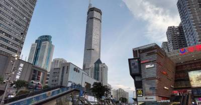 Паника в Шэньчжэнь: в китайском городе эвакуировали небоскреб, который начал дрожать без видимой причины