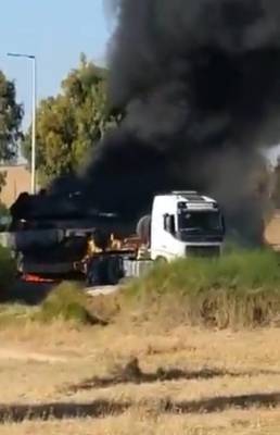 Высказаны версии о причинах возгорания автоплатформы с израильским танком Merkava близ границ сектора Газа
