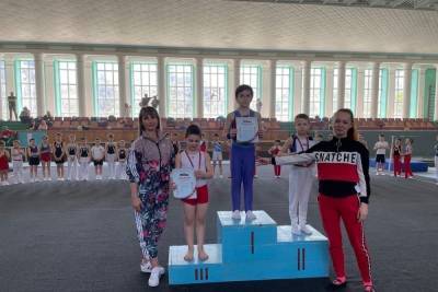 В Донецке прошли соревнования по гимнастике среди юношей