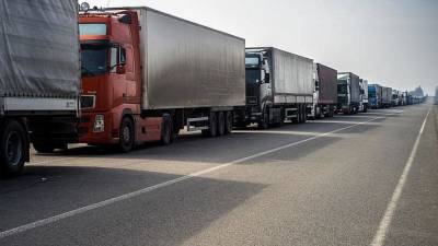 В Украине ограничат движение грузовиков по государственным дорогам
