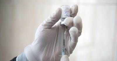 Вакцинация от коронавируса: в мире уже сделали около 1,5 млрд прививок, в Украине почти миллион