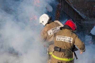 Ночью в Мурманске из-за пожара эвакуировали жильцов многоквартирного дома