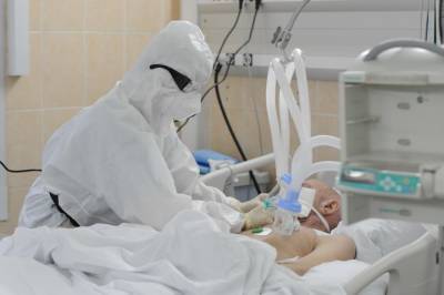 За сутки в России выявили 7920 случаев коронавируса