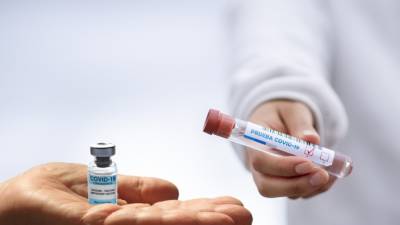 Врачи выявили 7920 новых заболевших коронавирусом в России за сутки