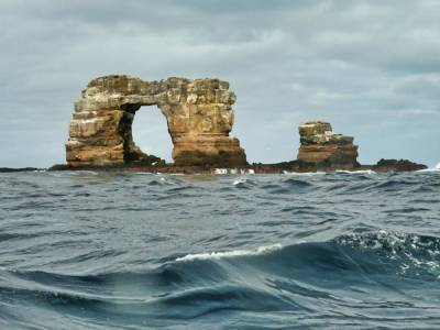 Чарльз Дарвин - Обрушился один из символов Галапагосских островов – арка Дарвина - gordonua.com - Англия - Эквадор