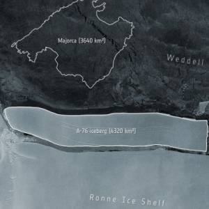 От Антарктиды откололся крупнейший в мире айсберг. Фото