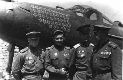 За какие подвиги лётчиков награждали званием Героя Советского Союза
