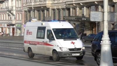 Два человека пострадали при обрушении кирпичей с фасада дома в центре Москвы