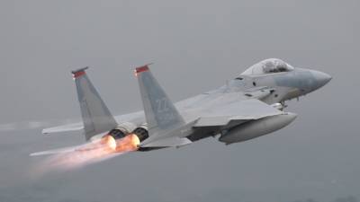 Авария с истребителeм F-15 в Иллинойсе: пилоты катапультировались