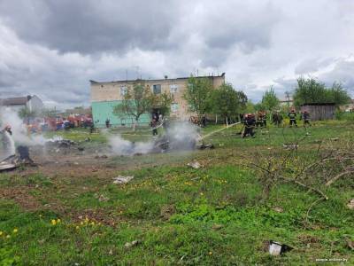 В Беларуси потерпел крушение военный самолет: кадры с места ЧП и первые подробности
