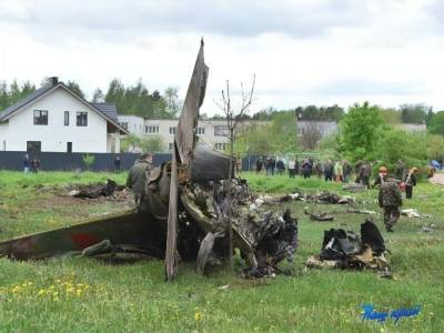 В Беларуси разбился военный самолет, он упал рядом с жилыми домами