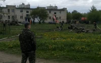 В катастрофе военного самолета в Беларуси погибли двое. Они отводили его от жилых домов