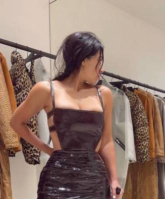 Мини-платье из латекса и никакого макияжа: смелый образ Ким Кардашьян