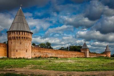 Алексей Островский попросил дополнительное финансирование на ремонт Смоленской крепости