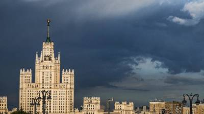 Москвичам спрогнозировали грозы и град к концу недели