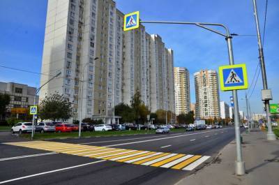 ГИБДД Москвы призвал водителей снижать скорость перед пешеходными переходами