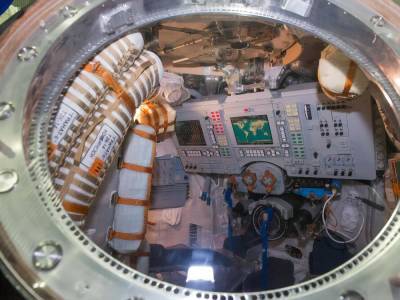 "Роскосмос" выставил на продажу спускаемый аппарат космического корабля "Союз"