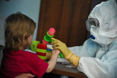 Около 560 тысяч детей переболели коронавирусом в России