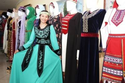 В Костроме проходит выставка «Мир национального костюма»