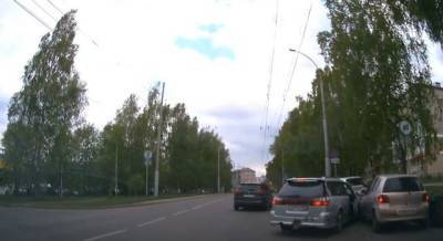 В Кемерове момент тройного ДТП на Волгоградкой попал на видео
