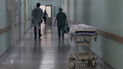 Медики госпитализировали четырех человек после ЧП на месторождении в ХМАО