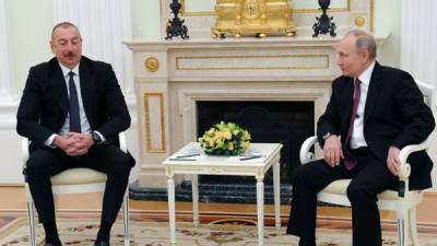 Путин и Алиев выразили настрой на мирное решение пограничного инцидента
