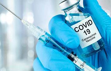 Французам предлагают вакцинироваться от коронавируса в Версале
