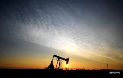 Цены на нефть упали из-за запасов в США