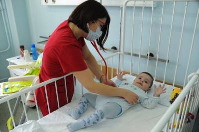 Увеличенные больничные по уходу за детьми начнут выплачивать в России с 1 сентября
