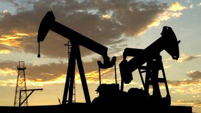 Цена нефти Brent упала ниже $66 за баррель впервые с 28 апреля