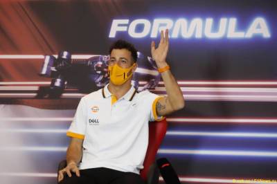 Риккардо: В McLaren очень довольны Ландо