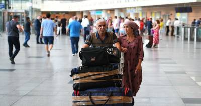 Мигранты из Таджикистана и Узбекистана активнее других возвращаются в Россию