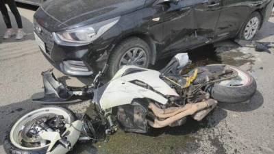 Авария дня. Мотоциклист получил тяжелые травмы в Новосибирске