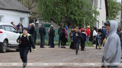 В Барановичах в кратчайшие сроки устранят повреждения, причиненные домам во время падения самолета