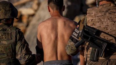 Кризис в Сеуте: нелегалов могли подстрекать к пересечению границ в Марокко