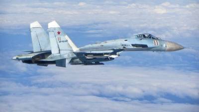 Истребитель Су-27 сопроводил бомбардировщик США над Балтикой