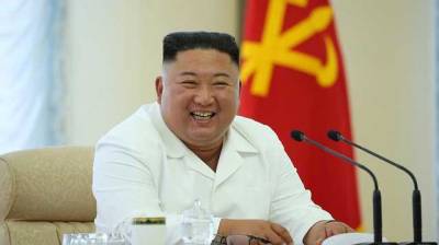 Ким Чен Ын запретил узкие джинсы: чем еще отныне нельзя выделяться в КНДР