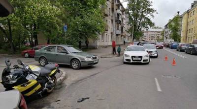 Легковушка и мотоцикл столкнулись на улице Калинина в Минске