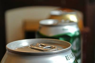 Производители пива и газировки заявили о нехватке алюминиевых банок