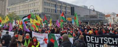 Первомайское шествие в Берлине закончилось беспорядками