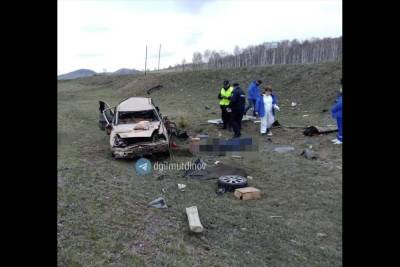 Три человека погибли при опрокидывании иномарки в Башкирии