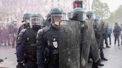 Полиция Франции задержала 56 человек во время первомайских манифестаций