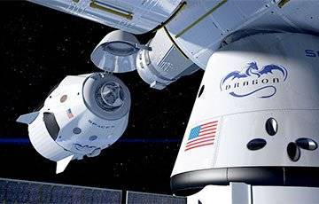 Илон Маск - Виктор Гловер - Соити Ногути - Майкл Хопкинс - Шеннон Уокер - Астронавты первой миссии SpaceX к МКС успешно вернулись на Землю: онлайн-трансляция - charter97.org - Япония - шт.Флорида - Панама