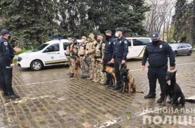 2 мая в Одессе: в седьмую годовщину трагедии полиция стала на Куликовом поле. ВИДЕО