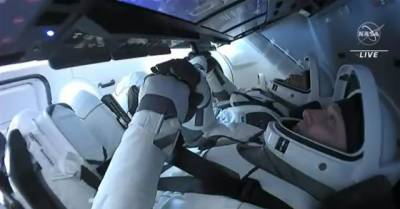 Виктор Гловер - Майкл Хопкинс - Космический корабль Crew Dragon-1 вернулся на Землю - gazeta.a42.ru - Twitter