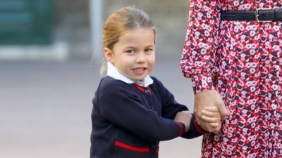 принц Уильям - Елизавета II - Кейт Миддлтон - принц Джордж - Копия королевы: дочери принца Уильяма и Кейт Миддлтон исполнилось шесть лет - 5-tv.ru - Англия - Лондон